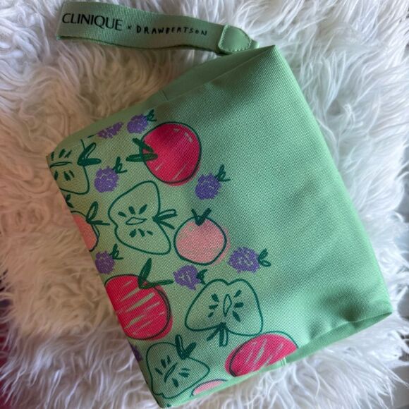 CLINIQUE X DRAWRBERTSON MAKEUP BAG – FRUIT PRINT - Picture 4 of 17